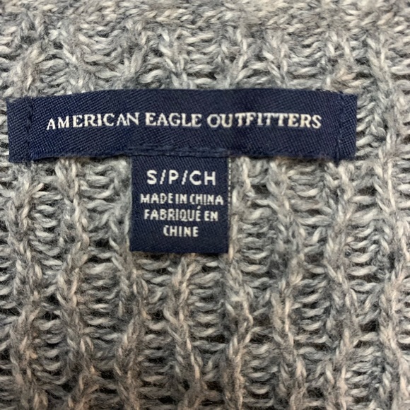 American Eagle Outfitters v neck pullover - Picture 6 of 9